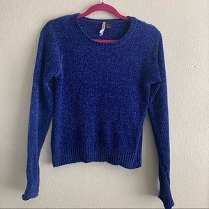 Love by Design Long Sleeve Top in Size Medium-Blue